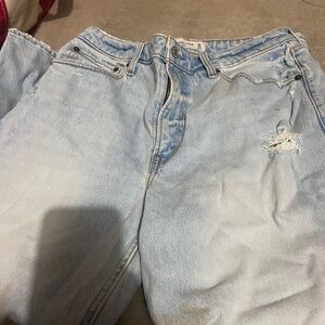 Abercrombie and Fitch Mom High Rise Jeans NWT